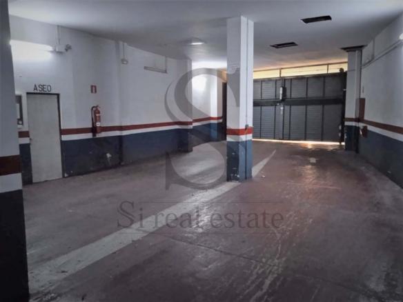 Plaza de parking en Navas