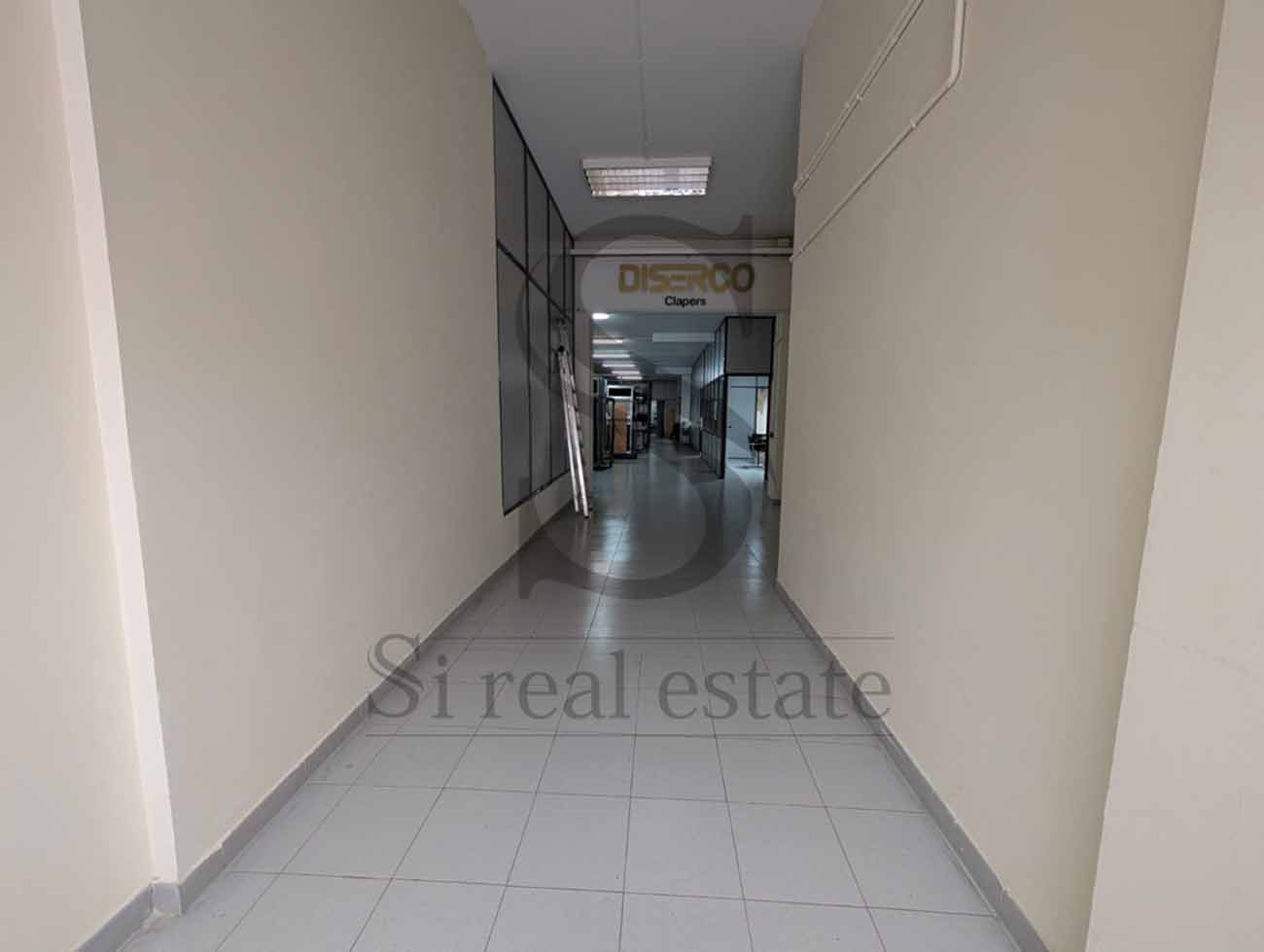 Ampli local comercial a Sant Andreu