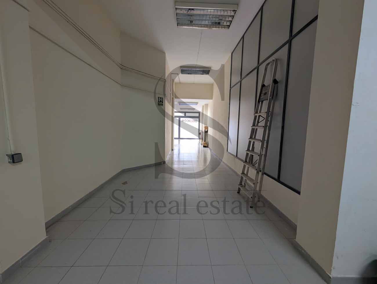 Ampli local comercial a Sant Andreu