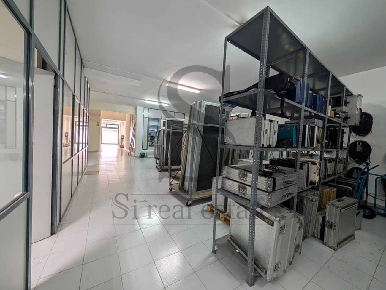 Ampli local comercial a Sant Andreu