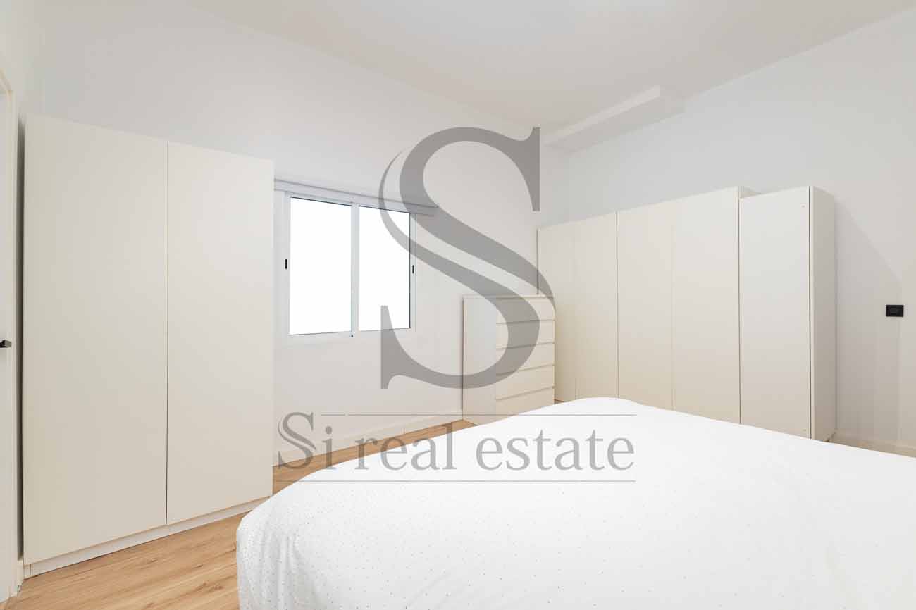 Fernando Valdés Orellana Excellent location – Fully renovated – Exterior-facing