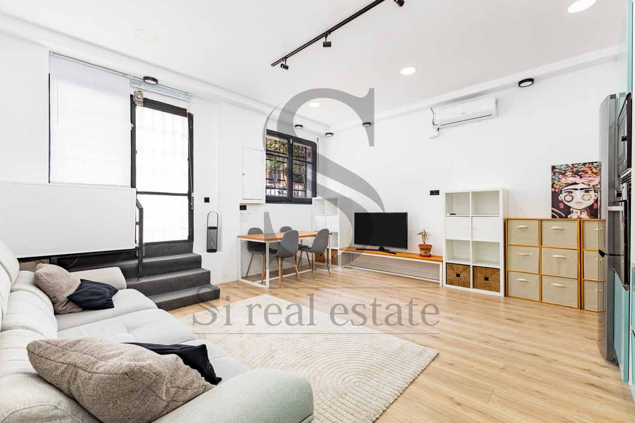 Fernando Valdés Orellana Excellent location – Fully renovated – Exterior-facing