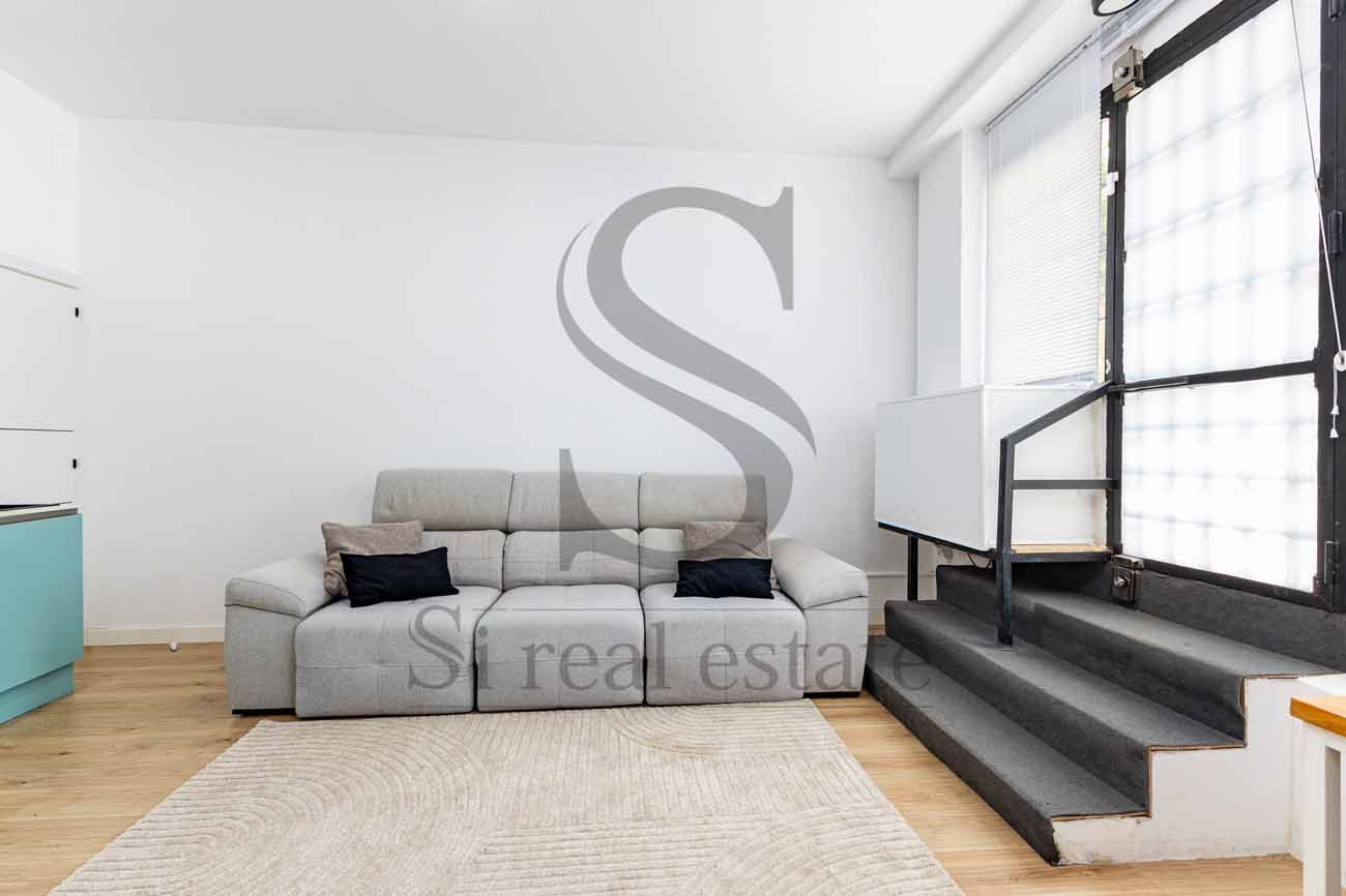 Fernando Valdés Orellana Excellent location – Fully renovated – Exterior-facing