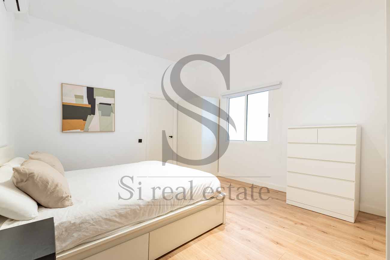 Fernando Valdés Orellana Excellent location – Fully renovated – Exterior-facing