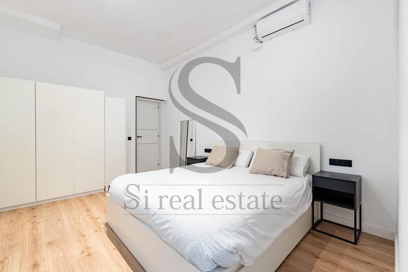 Fernando Valdés Orellana Excellent location – Fully renovated – Exterior-facing